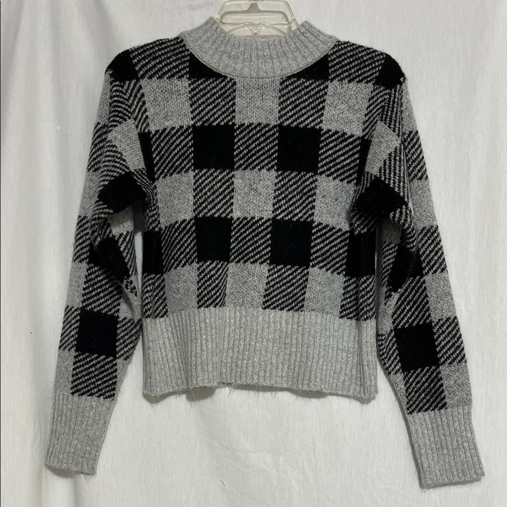 Poof New York Chic Black and Gray Checkered Women's Crop Sweater size large